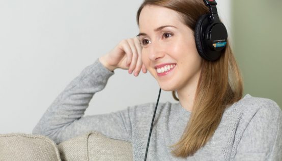 Ascoltare un audiolibro è come leggere un libro tradizionale